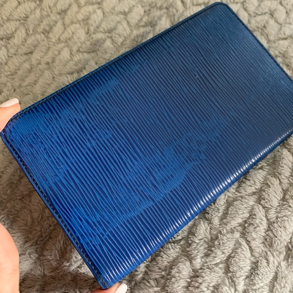 Louis Vuitton Epi Wallet - Picture 4 of 16